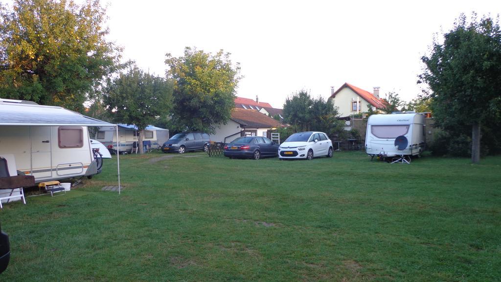 Pension Camp Prager Экстерьер фото